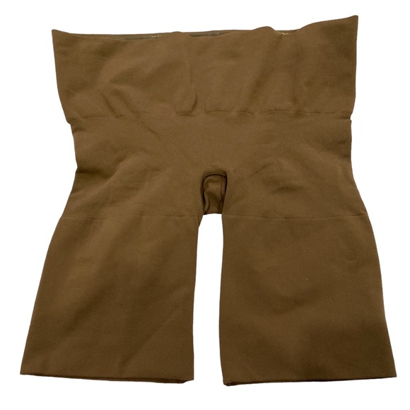 SKIMS NWOT Seamless Sculpt Shorts Mid Thigh Butt Enhancing Sz Small, Large Cocoa - Picture 1 of 6